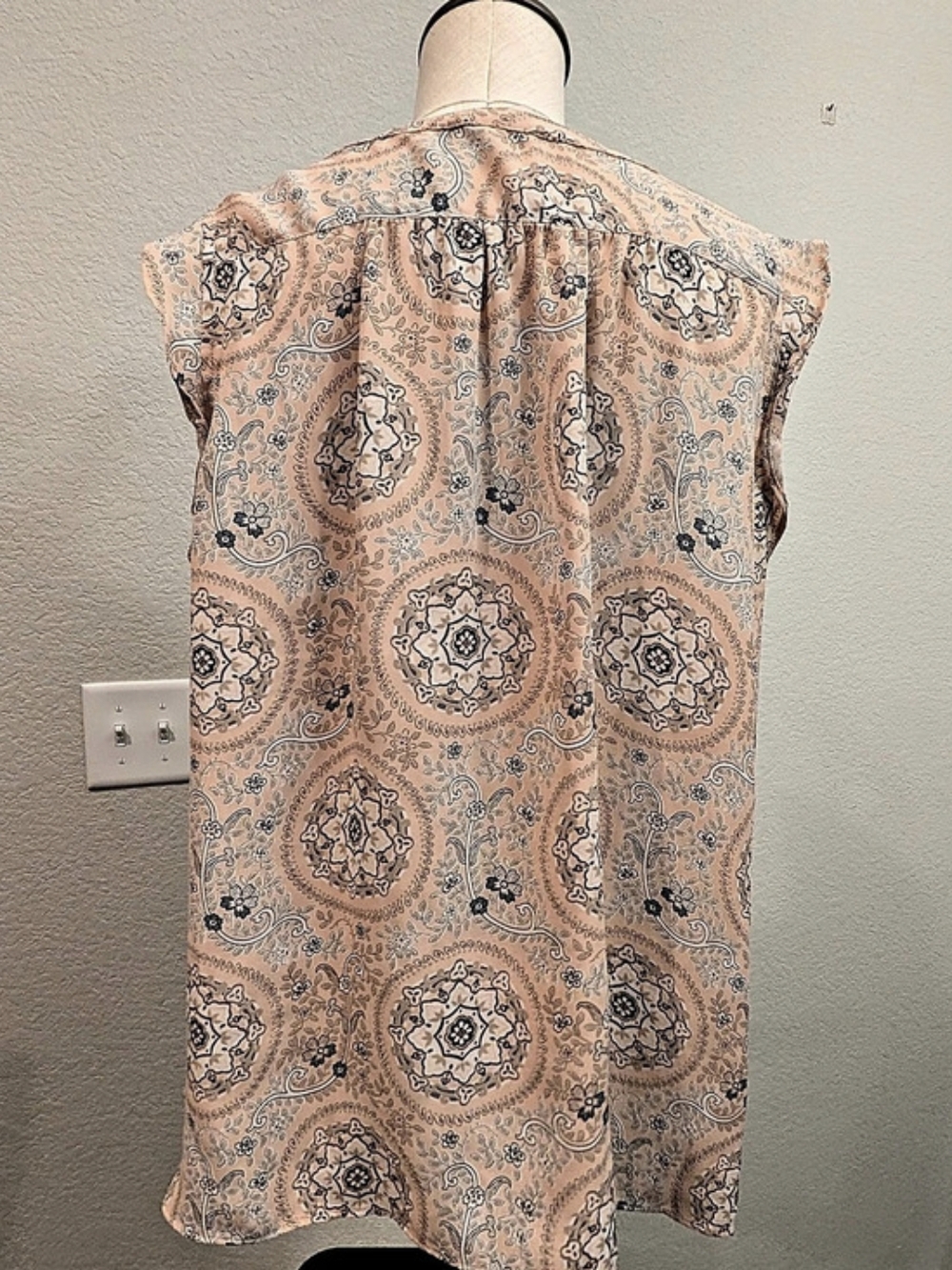 LOFT Paisley Blouse in Pink & Blue Size Medium Like New - Picture 2 of 4
